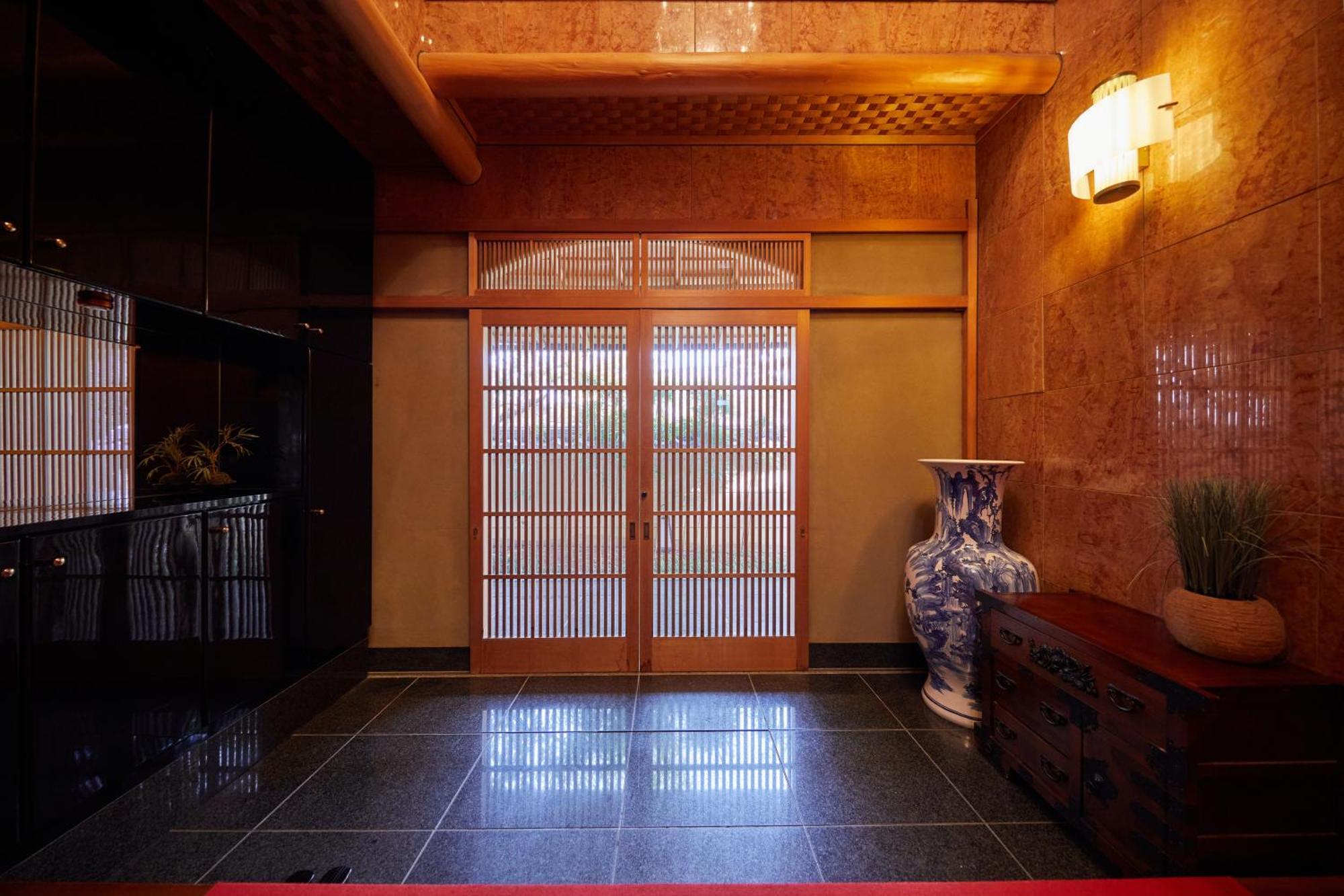 京都市 京町家ステイ 和華 伏見稲荷邸ヴィラ エクステリア 写真